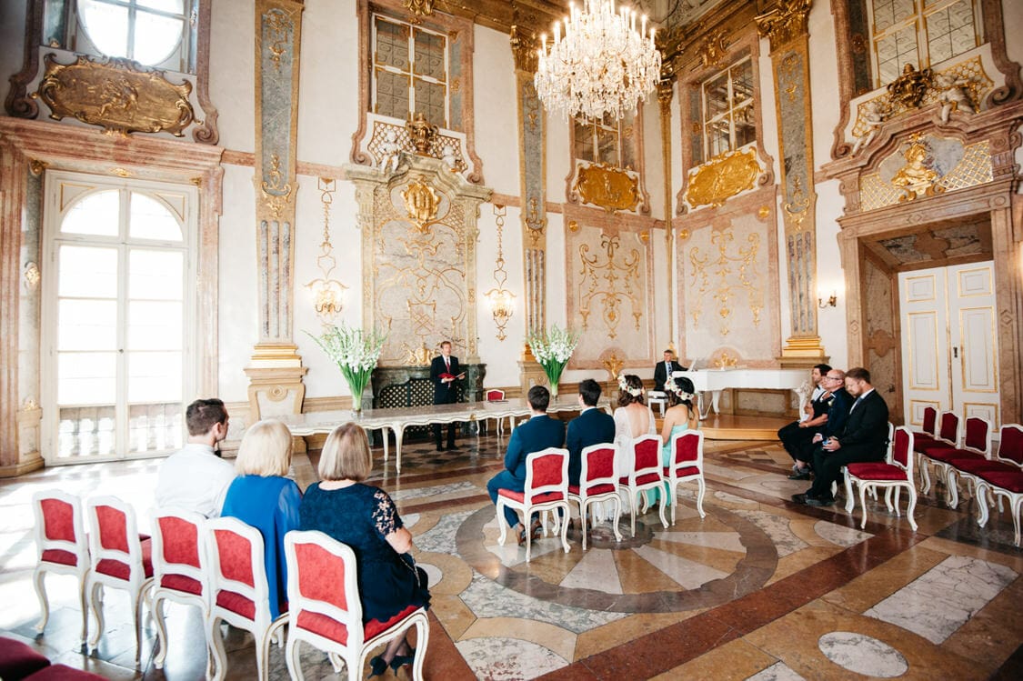 Elopement Hochzeit Salzburg Schloss Mirabell Marmorsaal Mirabellgarten 003