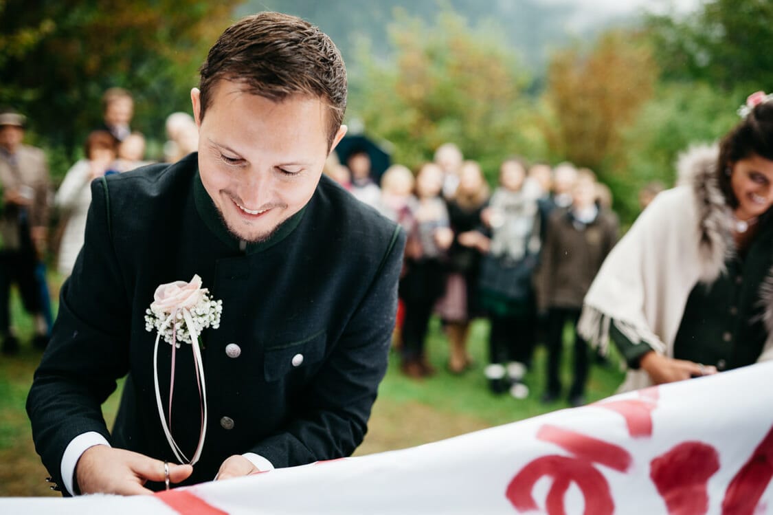 Hochzeitsfotograf Salzburg Abtenau Sonnleitn Bauernhof Tracht Lederhose Dirndl 043