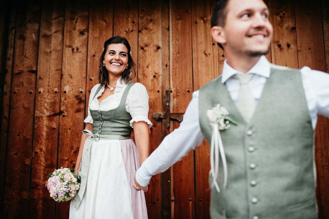 Hochzeitsfotograf Salzburg Abtenau Sonnleitn Bauernhof Tracht Lederhose Dirndl 056